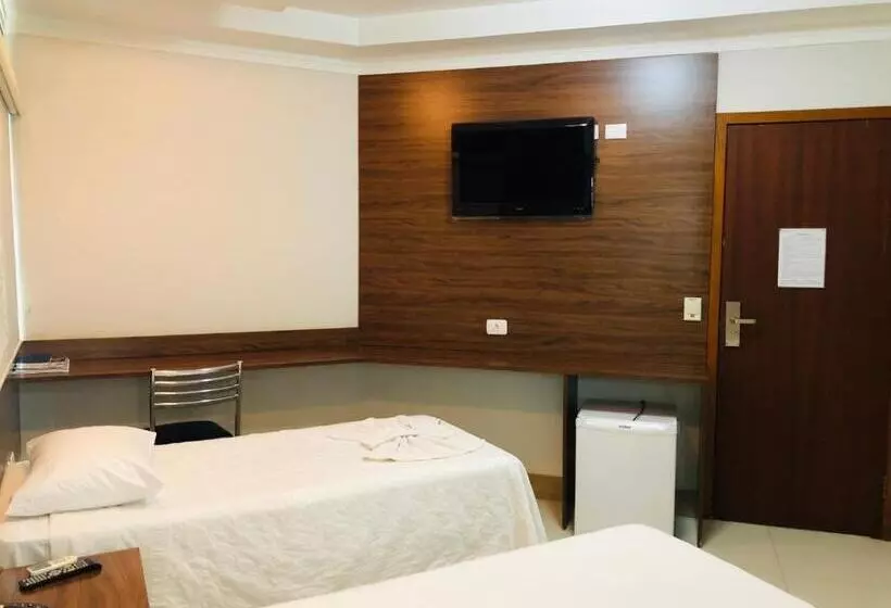 Hotelli Shelton Palace