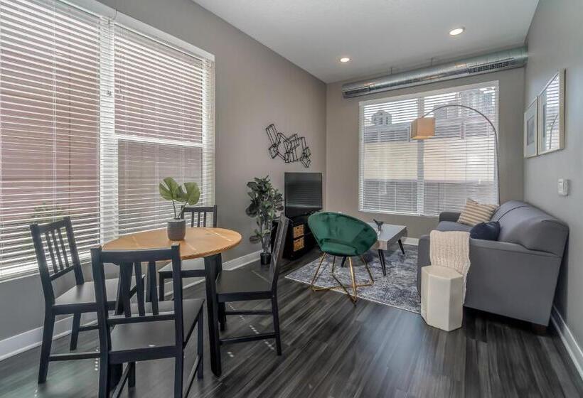 Kasa Downtown Des Moines