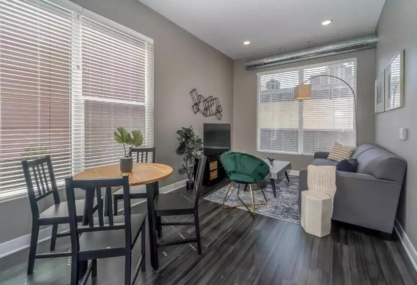 Kasa Downtown Des Moines