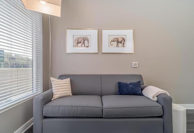 Kasa Downtown Des Moines