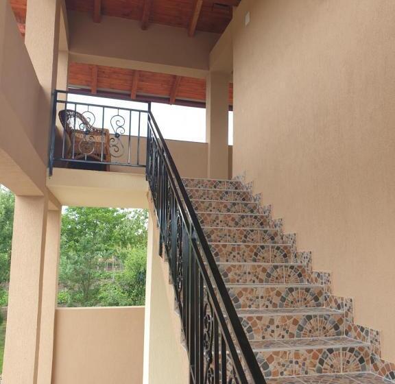 پانسیون Casa Corina