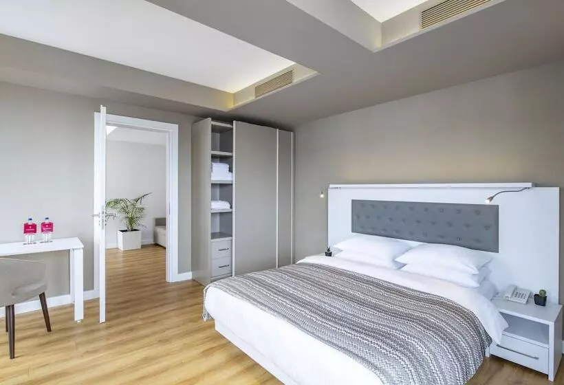 Alliance Palace Batumi 37