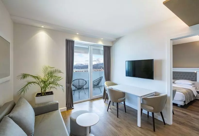 Alliance Palace Batumi 37