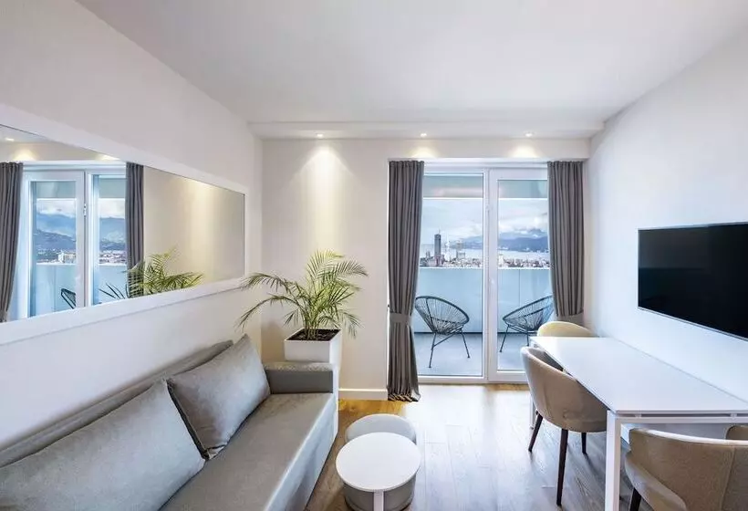 Alliance Palace Batumi 37