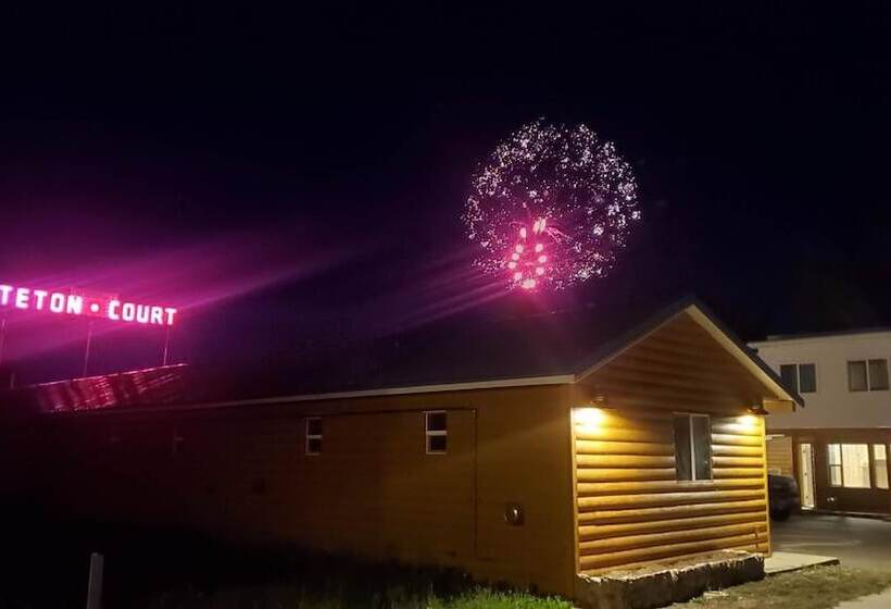 Teton Court Motel