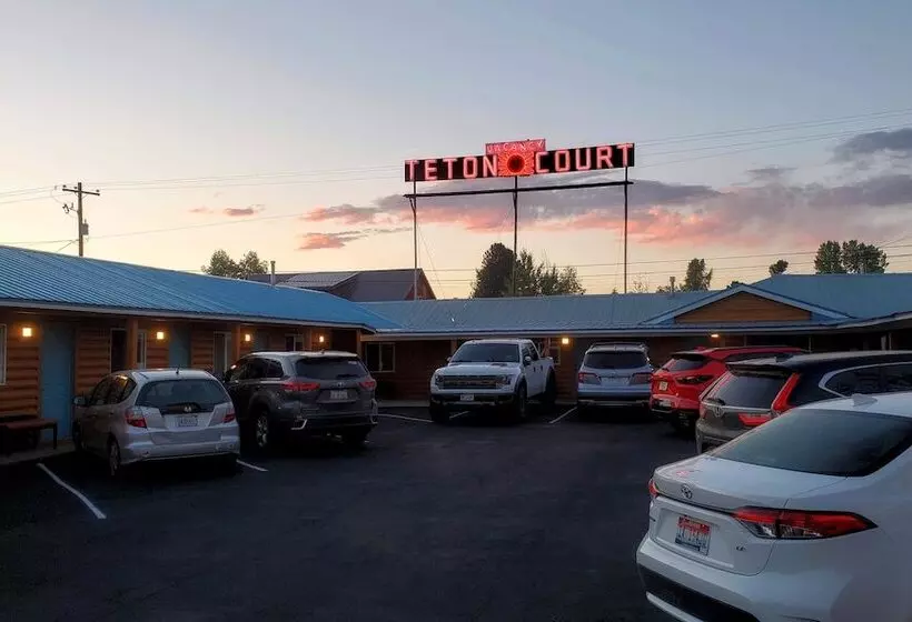 Teton Court Motel