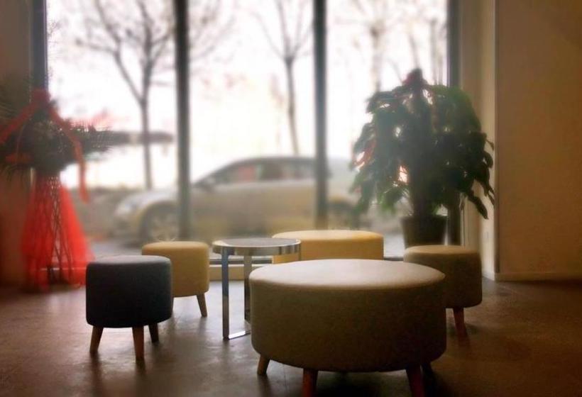 7 Days Hotel Urumqi Kashgar East Road Normal University Branch