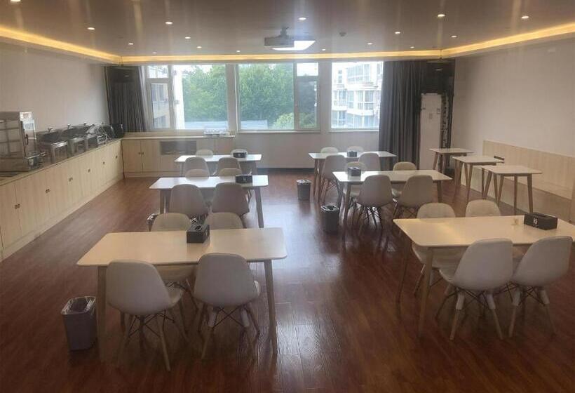 Hotel 7days Premium Zibo Huantai Xinyu Building Branch