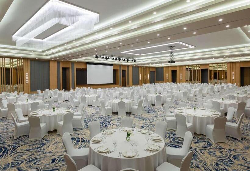 هتل Rixos Water World Aktau   Theme Park Free Access