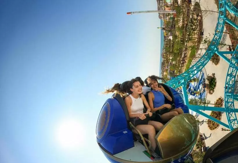 ホテル Rixos Water World Aktau   Theme Park Free Access