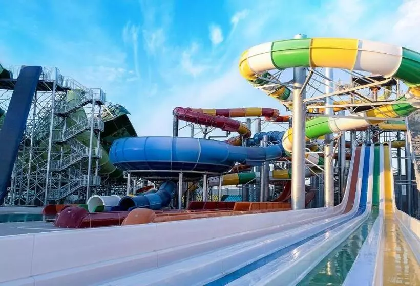 ホテル Rixos Water World Aktau   Theme Park Free Access