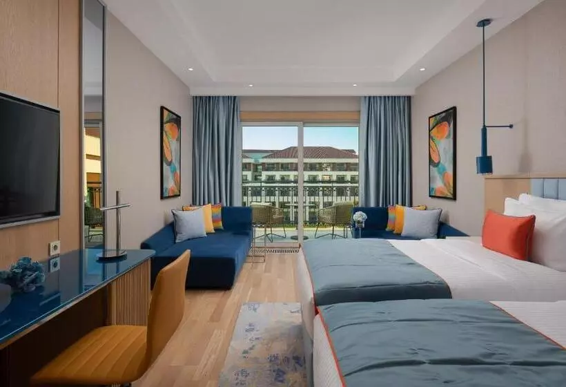 ホテル Rixos Water World Aktau   Theme Park Free Access