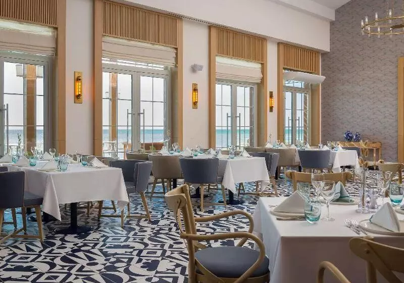 ホテル Rixos Water World Aktau   Theme Park Free Access