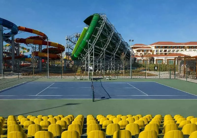 ホテル Rixos Water World Aktau   Theme Park Free Access