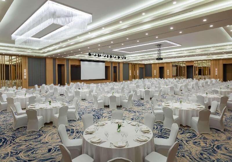 هتل Rixos Water World Aktau   Theme Park Free Access