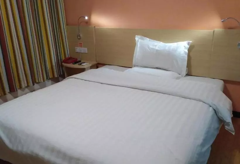 Hotelli 7days Inn Kangding Passenger Terminal Station