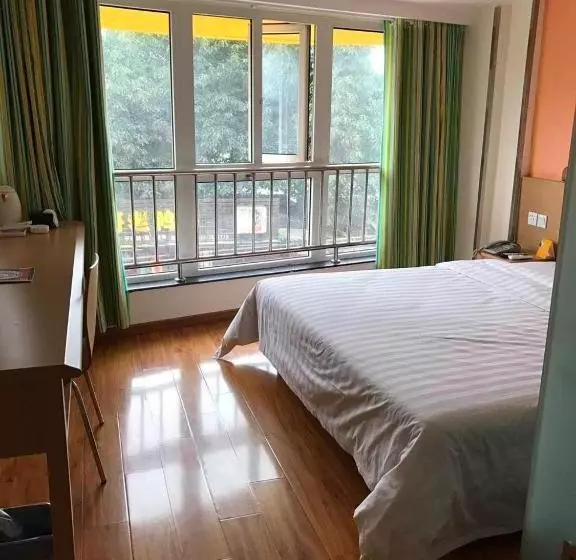 Hotelli 7days Inn Ya`an Bridge Street Center