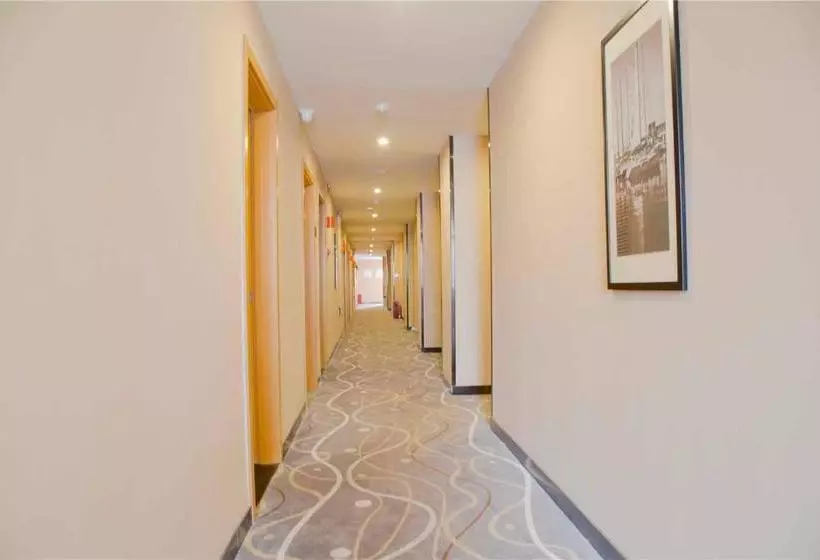 ホテル 7days Premium Shijiazhuang East Railway Station Shenghe Square Branch