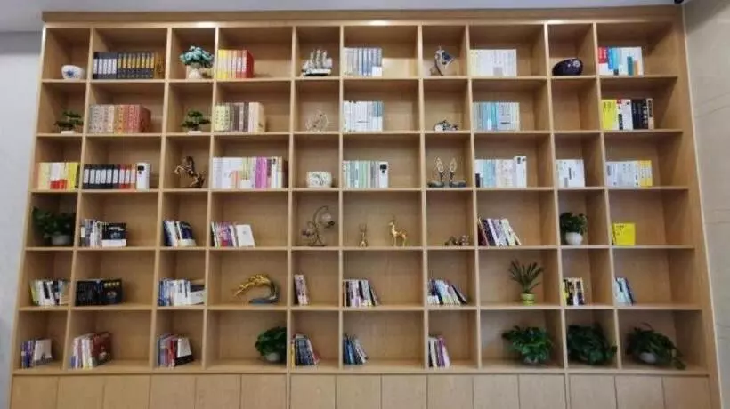 Hotelli Greentree Inn Ganzhou Gan County Bus Station