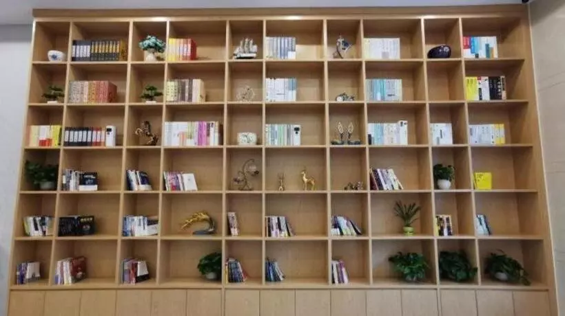 Hotelli Greentree Inn Ganzhou Gan County Bus Station