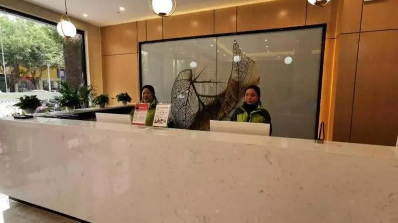 Hotelli Greentree Inn Ganzhou Gan County Bus Station