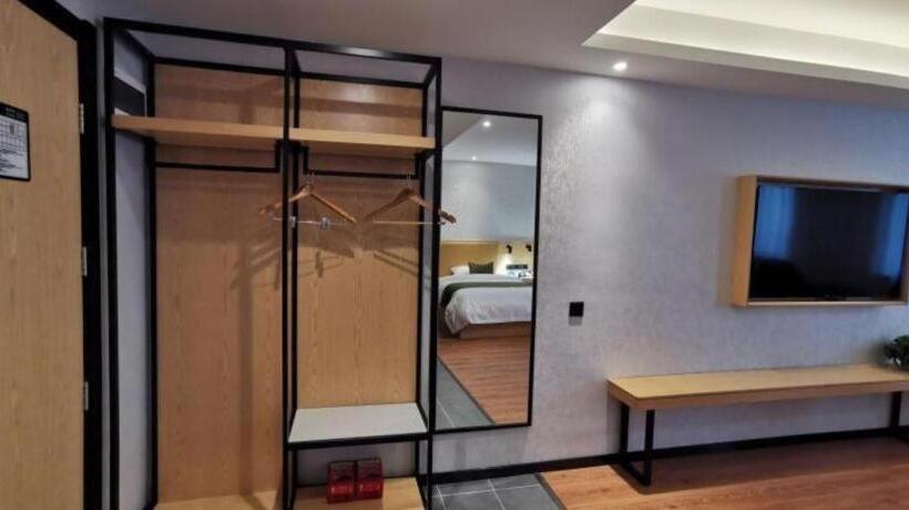 Otel Greentree Inn Ganzhou Gan County Bus Station