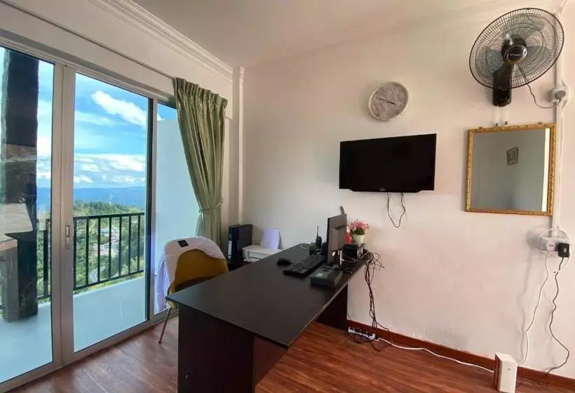 Hotelli Oyo 90043 Jasni Rijan Resort