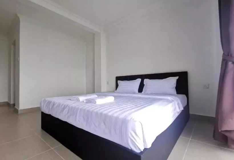Hotelli Oyo 90043 Jasni Rijan Resort