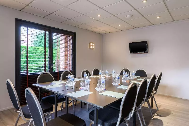 هتل Ramada By Wyndham Luoyang Downtown