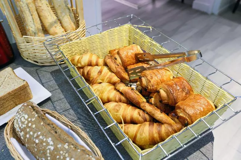 هتل Ramada By Wyndham Luoyang Downtown