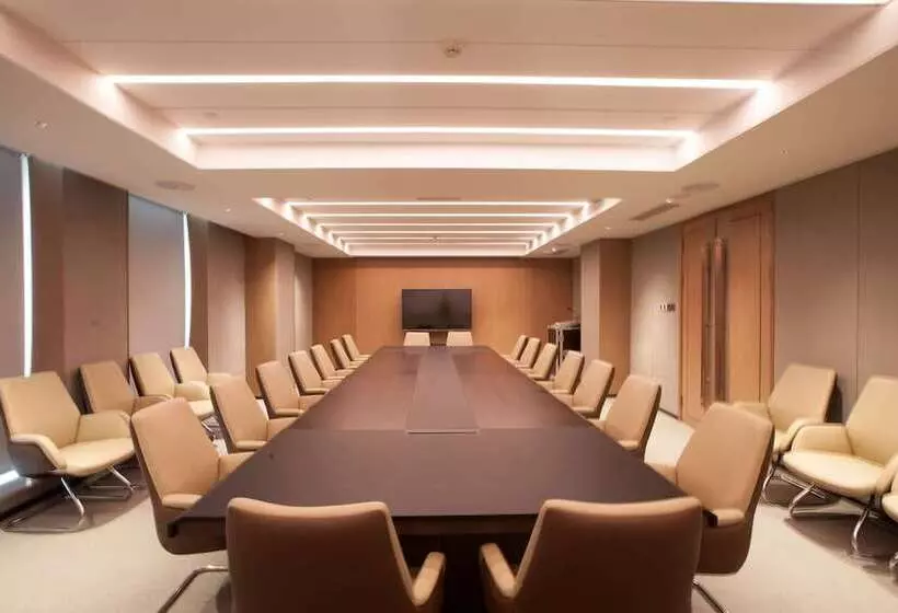 هتل Ramada By Wyndham Luoyang Downtown