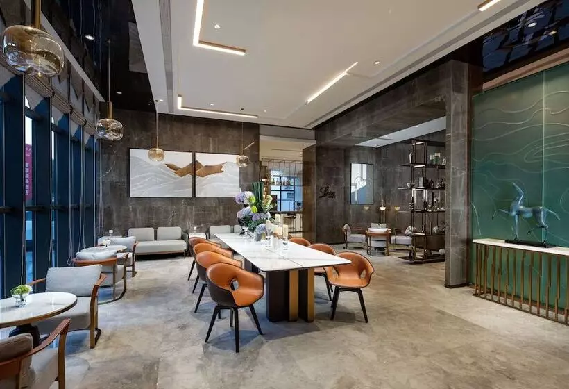 هتل Ramada By Wyndham Luoyang Downtown