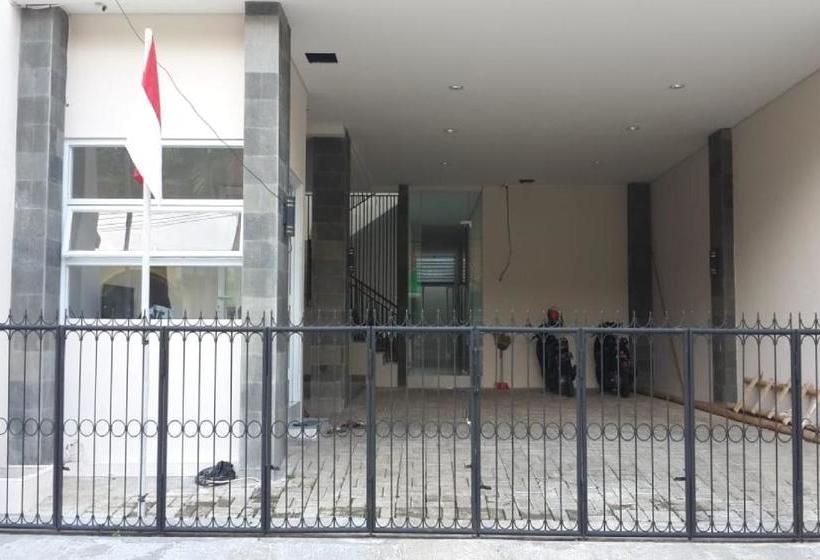 בית מלון כפרי Reddoorz Syariah Near Unsoed