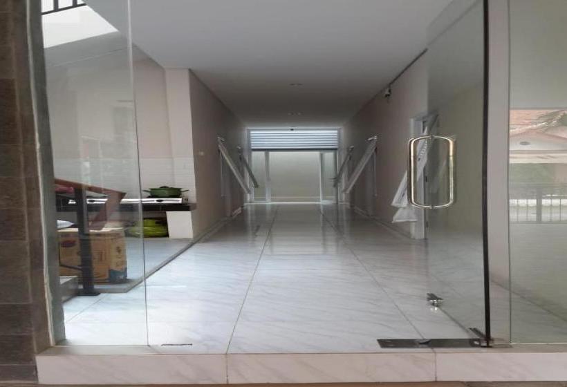 בית מלון כפרי Reddoorz Syariah Near Unsoed