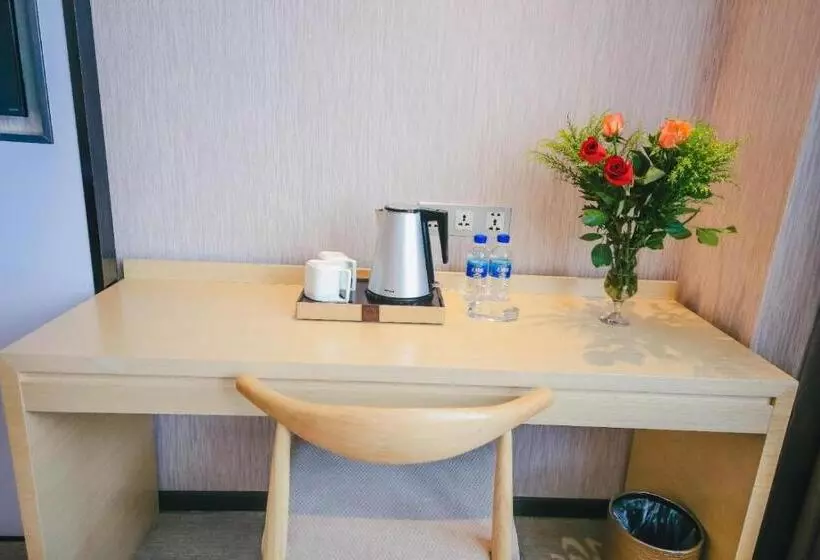 Lavande Hotel Heyuan Zijin