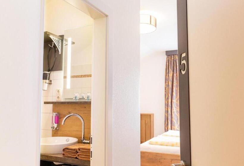 Hostel Gasthof Jagersberger