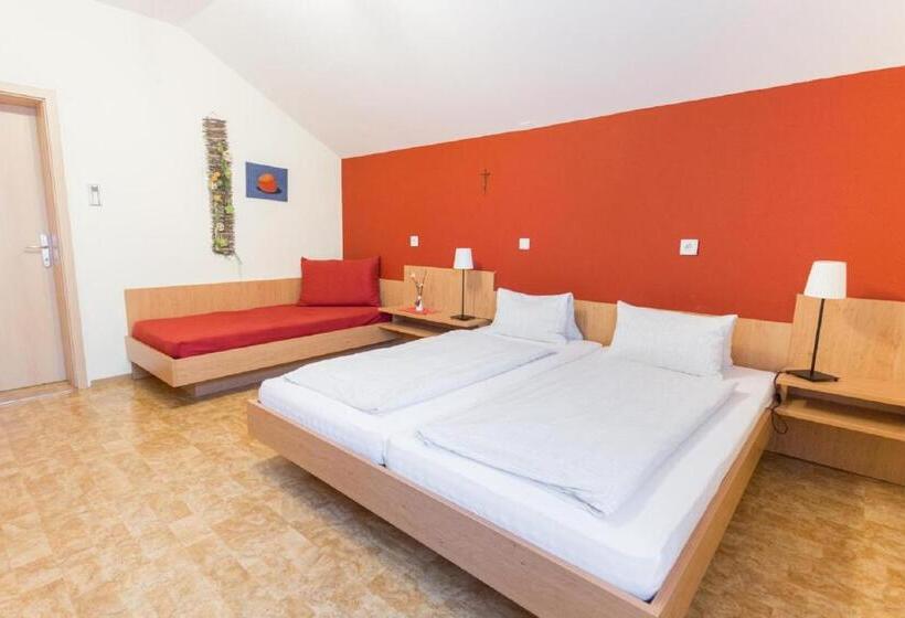 Hostel Gasthof Jagersberger