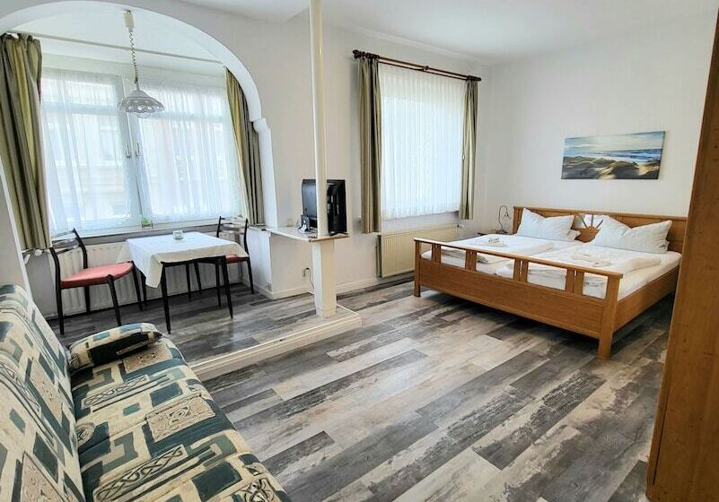 تختخواب و صبحانه City Center Hotel Garni Cuxhaven