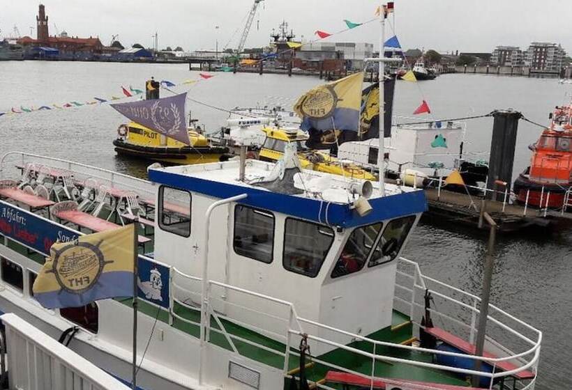 تختخواب و صبحانه City Center Hotel Garni Cuxhaven