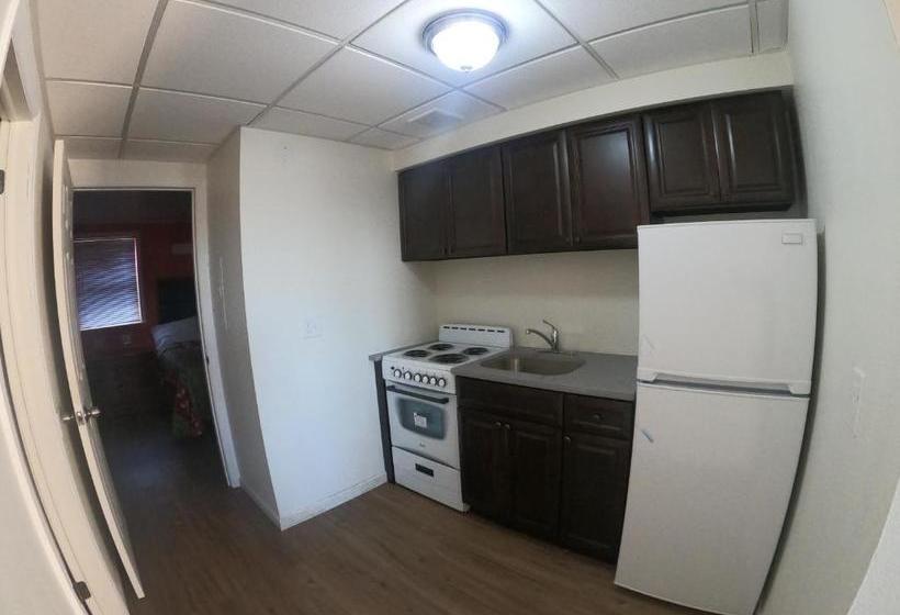 בית מלון כפרי Executive Inn & Suites  Neptune  Tinton Falls