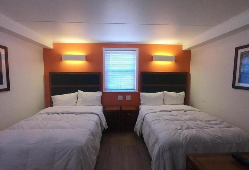 בית מלון כפרי Executive Inn & Suites  Neptune  Tinton Falls