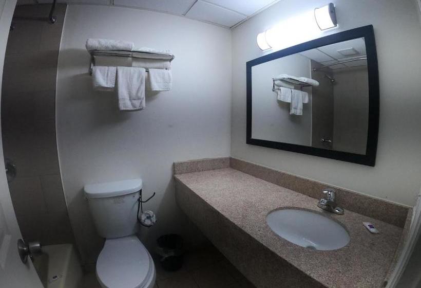 בית מלון כפרי Executive Inn & Suites  Neptune  Tinton Falls