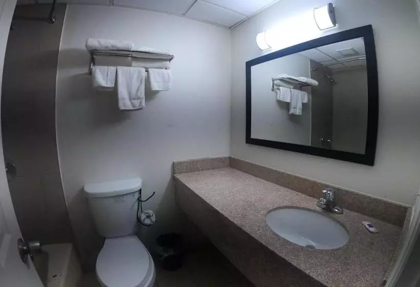 ホテル Executive Inn & Suites  Neptune  Tinton Falls