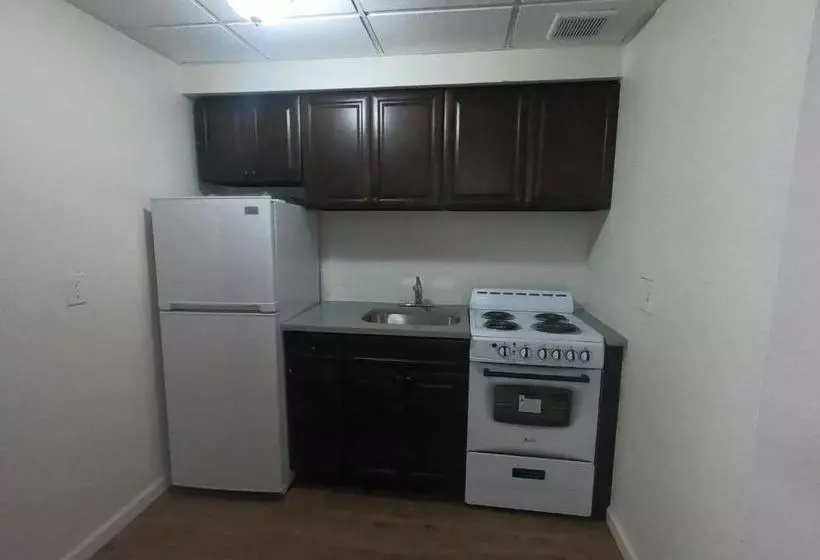 ホテル Executive Inn & Suites  Neptune  Tinton Falls