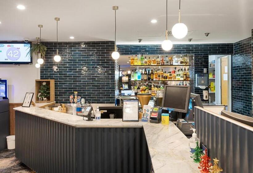 Hotel Nightcap At Exeter