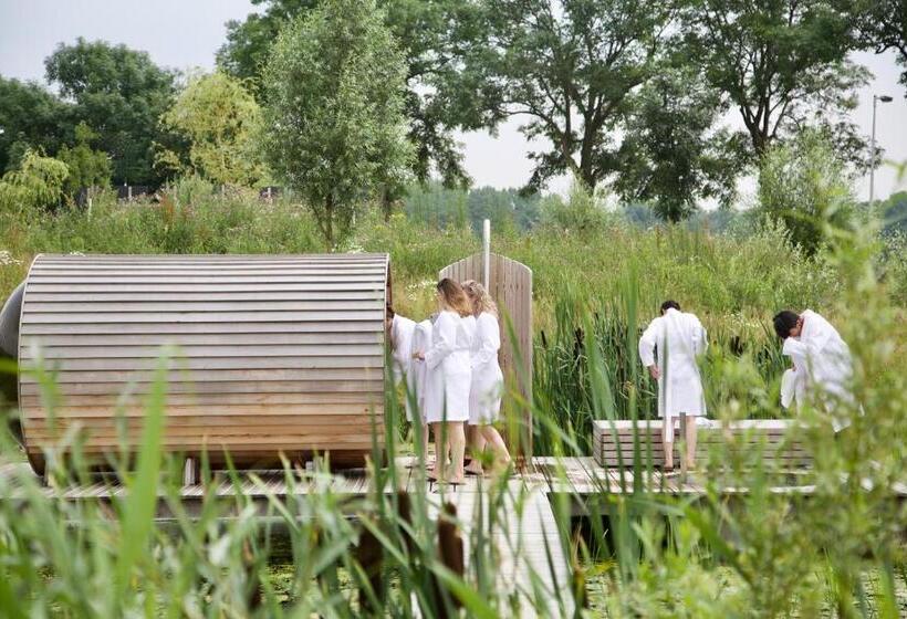 هتل Basecamp Amsterdam