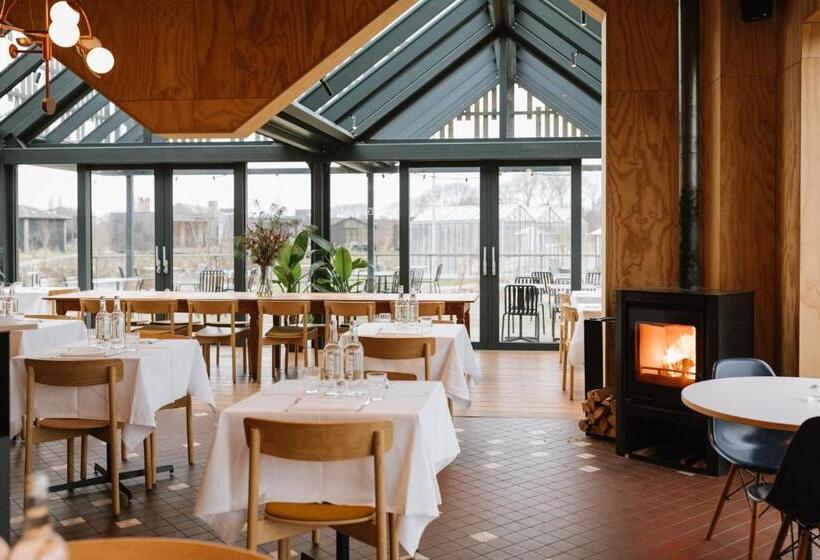 هتل Basecamp Amsterdam