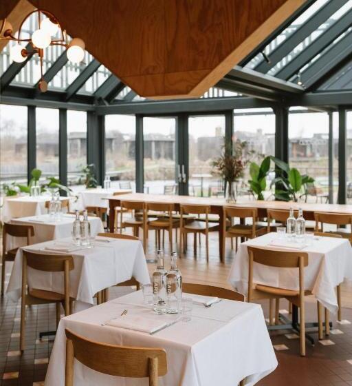 هتل Basecamp Amsterdam