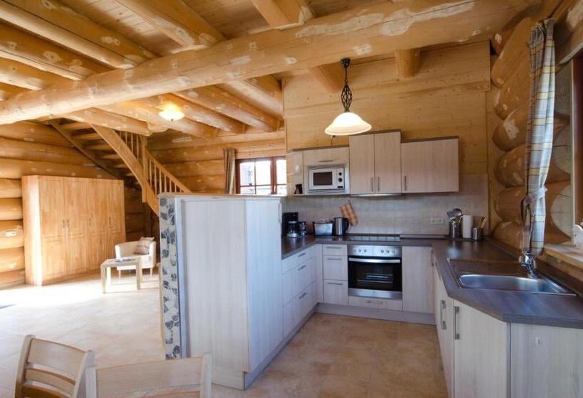 Resort Heumanns Blockhaeuser Am Wald