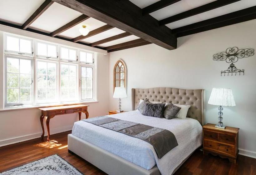 Bed and Breakfast Elliot House